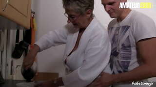 REIFE SWINGER - #Erna - Horny Big Asal Púma Jumps Ar Coileach Agus Blows A Fear