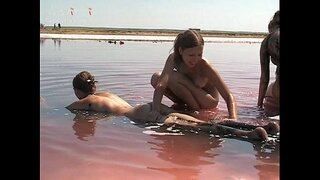 Abelina &amp;amp; వేలెంటినా Lets వాష్ ఇప్పుడు