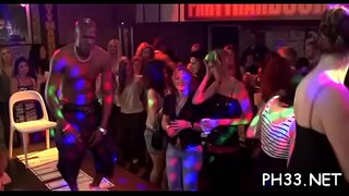 Dubh schlong ag lorg le haghaidh fuck