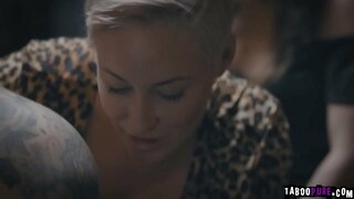 Gina dhéanamh go díreach cad Reagan dúirt sé léi a dhéanamh