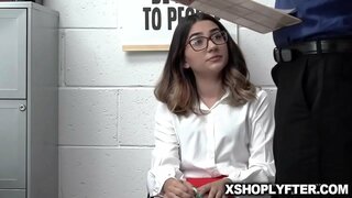 Callie fhuair fucked air mullach an oifis clàr