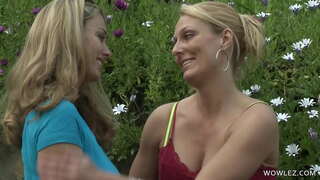 Tits ollmhór ar leispiach rampage